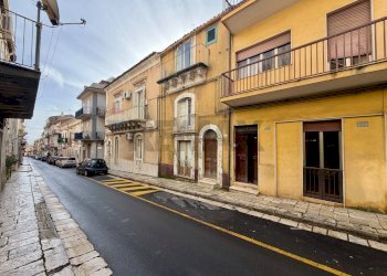 Edificio all\'aperto - Casa indipendente Via Salvatore
 
98, Ragusa - foto 3