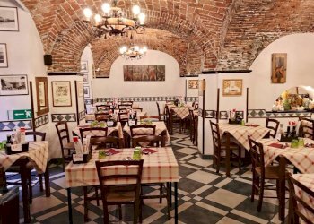 Interno non residenziale - Ristorante Savona (zona Centro storico) - foto 1