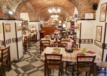 Interno non residenziale - Ristorante Savona (zona Centro storico) - foto 2