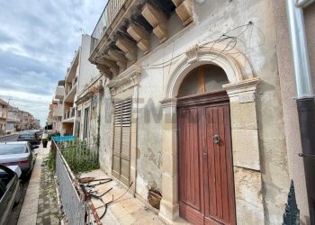 Edificio all\'aperto - Casa indipendente Viale della Repubblica
 
52, Pozzallo - foto 2