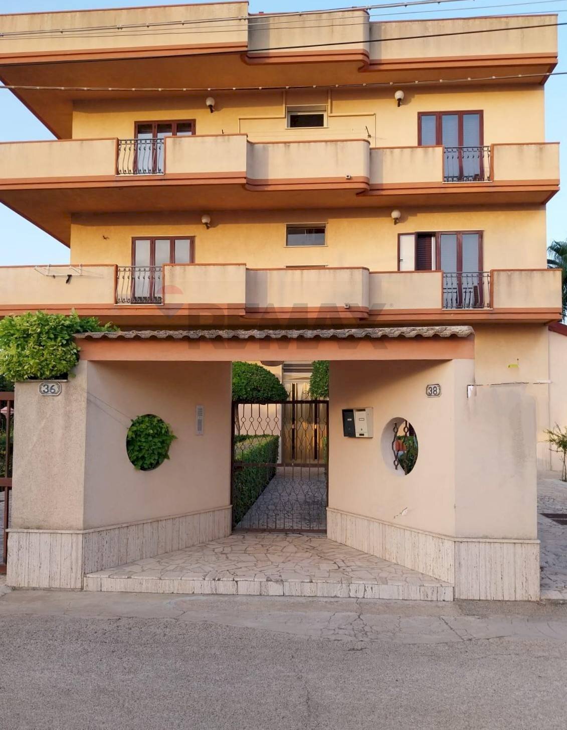 Edificio all\'aperto - Casa semi indipendente Via Beata M Schininà
 
38, Vittoria - foto 1