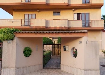 Edificio all\'aperto - Casa semi indipendente Via Beata M Schininà
 
38, Vittoria - foto 1