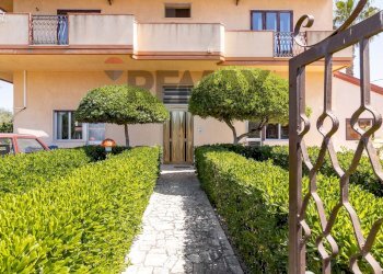 Edificio all\'aperto - Casa semi indipendente Via Beata M Schininà
 
38, Vittoria - foto 4