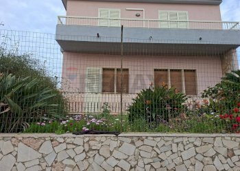 Edificio all\'aperto - Villa VIA BARBICINTI
 
20, Ragusa - foto 2