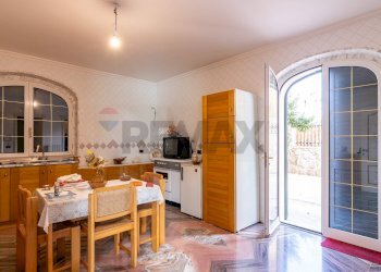 Sala da pranzo - Villa Via Australia
 
42, Ragusa - foto 29