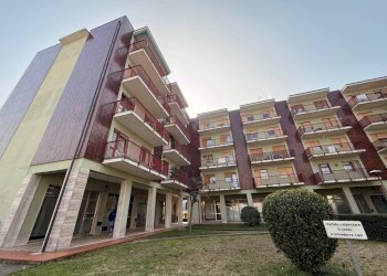 Facciata - Shop via Fossano, 6, Carmagnola - photo 17