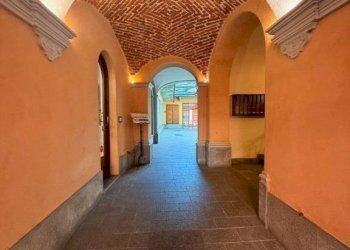 Interno palazzo - Shop via Ferruccio Valobra, 103, Carmagnola - photo 18