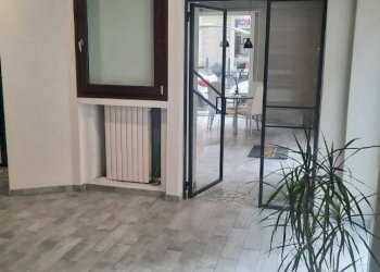 Interno palazzo - Negozio via Vincenzo Gioberti, 55, Torino (zona Crocetta) - foto 14