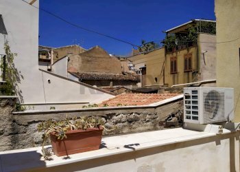 Balcone - Trilocale Vicolo Forno Ai Maestri D'acqua
 
7, Palermo - foto 1