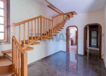 Scale - Villa VIA ANTIGONE
 
111, Palermo - foto 7