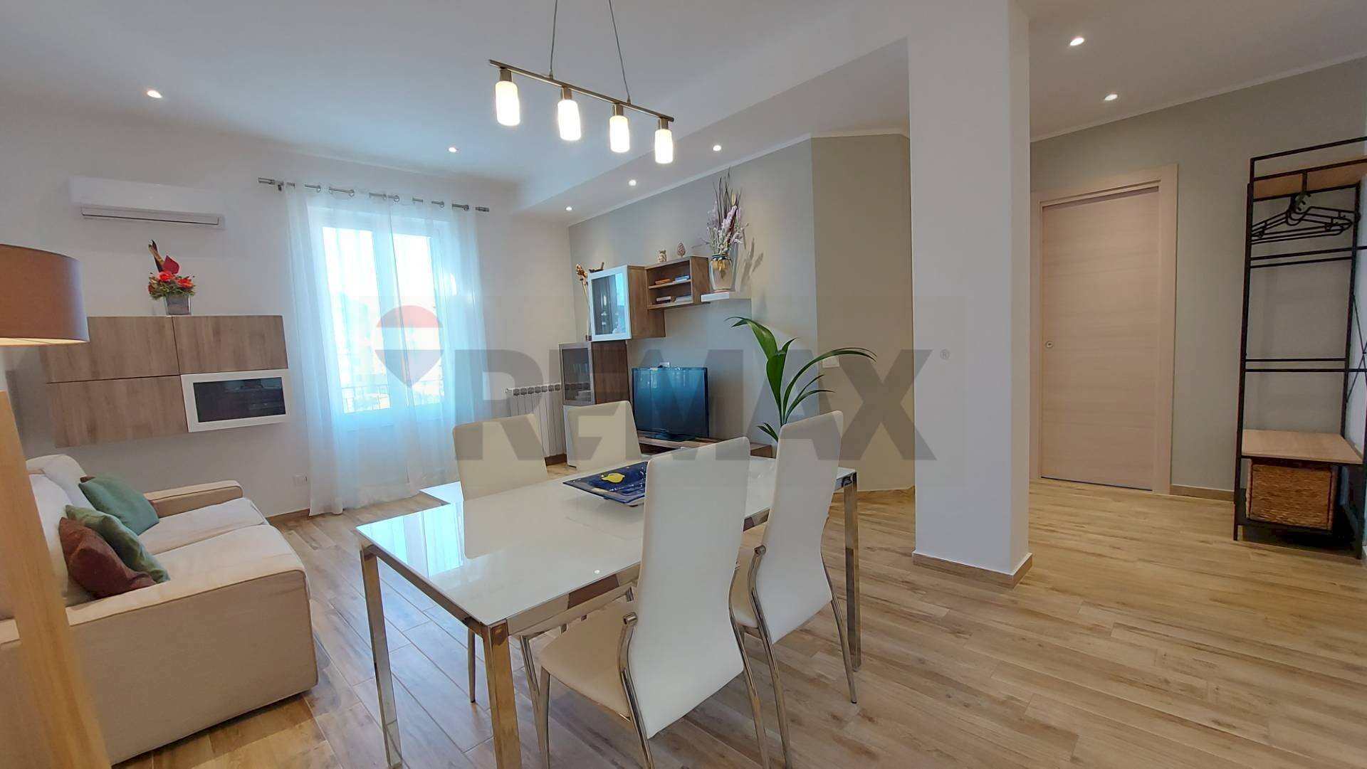 Sala da pranzo - Three-room apartment Corso Alberto Amedeo
 
196, Palermo - photo 3