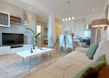 Sala da pranzo - Three-room apartment Corso Alberto Amedeo
 
196, Palermo - photo 1