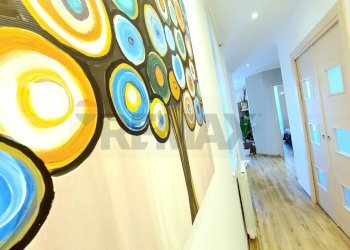 Hall / corridoio - Three-room apartment Corso Alberto Amedeo
 
196, Palermo - photo 13