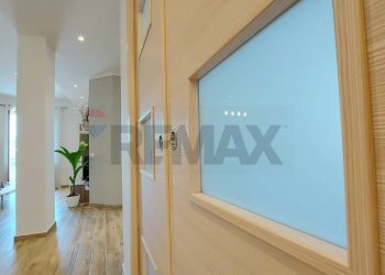 Hall / corridoio - Three-room apartment Corso Alberto Amedeo
 
196, Palermo - photo 14