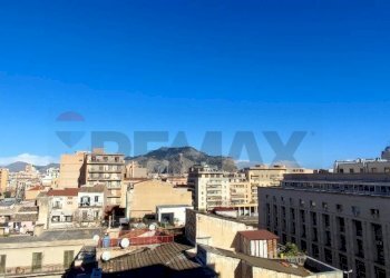 Edificio all\'aperto - Three-room apartment Corso Alberto Amedeo
 
196, Palermo - photo 21