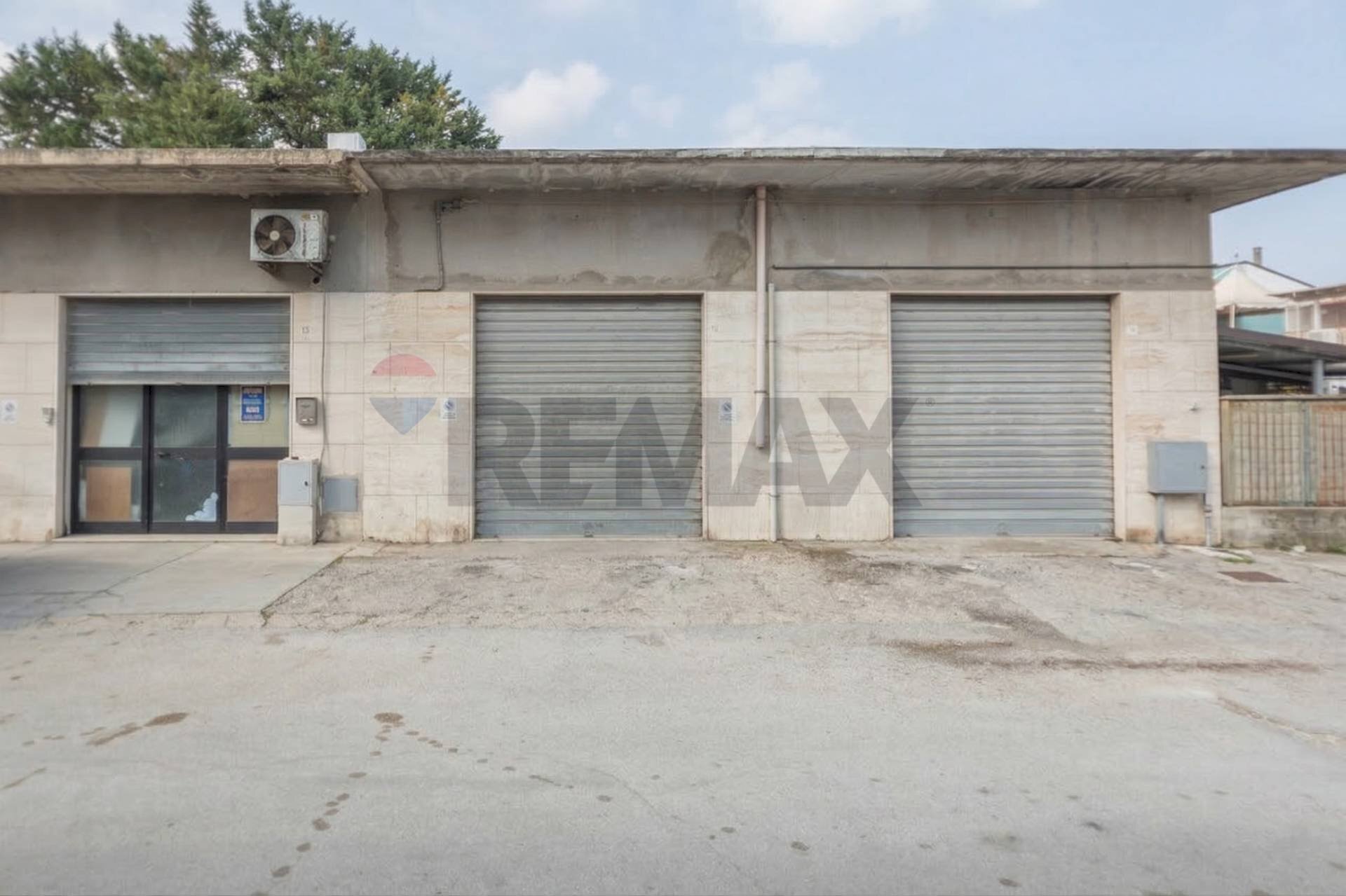 Edificio all\'aperto - Laboratory VIA ANIENE
 
14, Pescara - photo 1