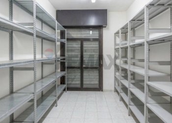 Dispensa di stoccaggio - Laboratorio VIA ANIENE
 
14, Pescara - foto 9