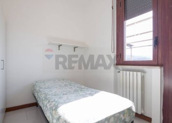 Camera / camera da letto - Attico via Sulmona
 
75, Chieti - foto 16