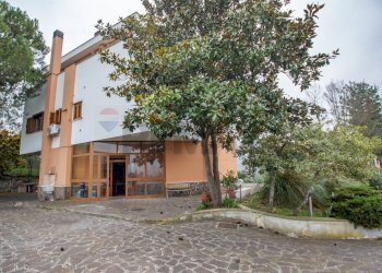 Casa all\'aperto - Villa contrada Costa Cola
 
61, Bucchianico - foto 1