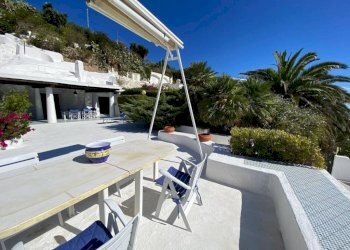 Cortile interno - Casa indipendente via Sopra Giancos, Ponza - foto 5