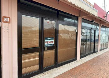 Cortile interno - Negozio via Amerigo Vespucci, 2, Nettuno - foto 3