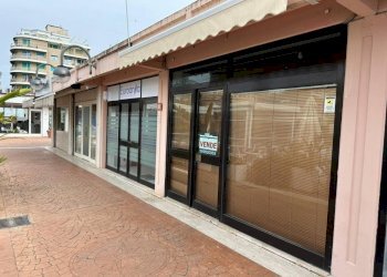 Zona - Negozio via Amerigo Vespucci, 2, Nettuno - foto 4