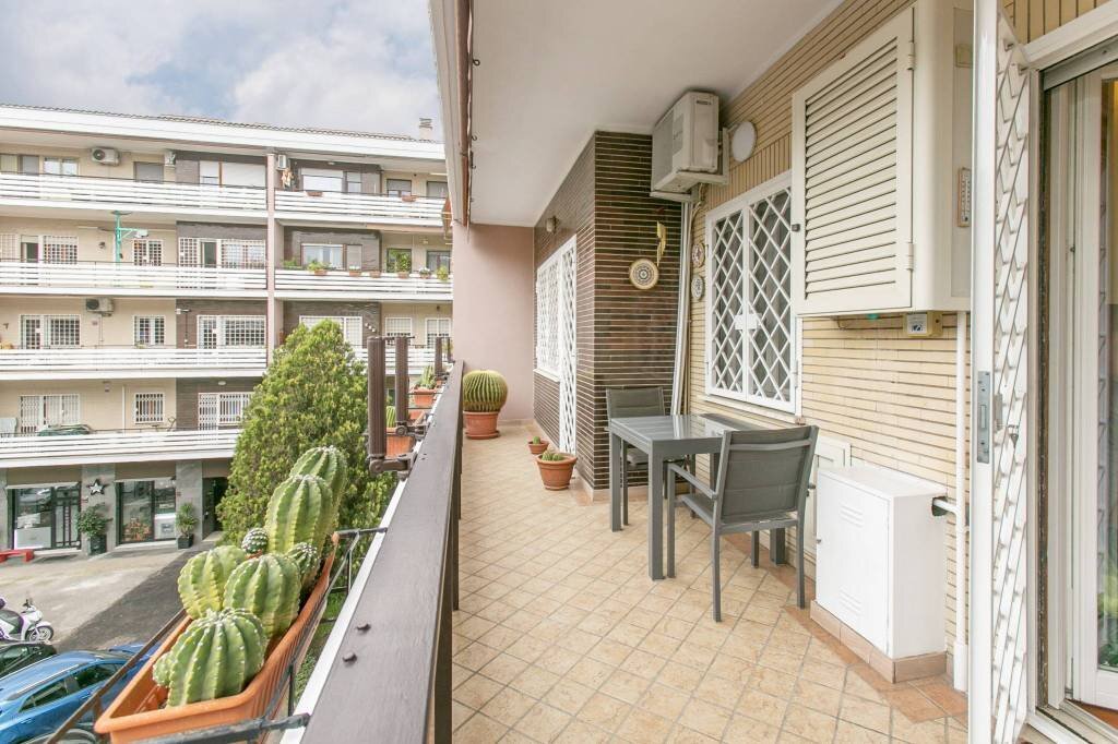 Terrazzo - Three-room apartment via Alberto Litta Modignani, 32, Roma (neighborhood Torrino) - photo 1