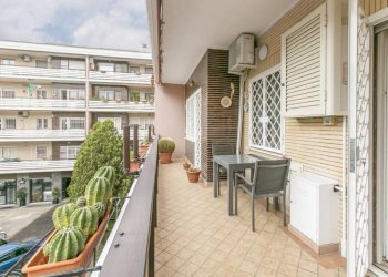 Terrazzo - Trilocale via Alberto Litta Modignani, 32, Roma (zona Torrino) - foto 1