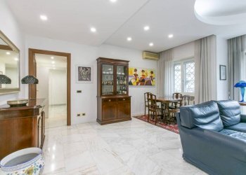 Salone - Trilocale via Alberto Litta Modignani, 32, Roma (zona Torrino) - foto 3