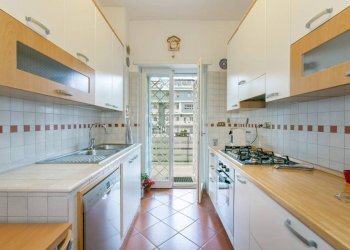 Cucina - Trilocale via Alberto Litta Modignani, 32, Roma (zona Torrino) - foto 11