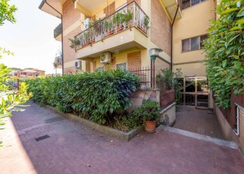 Edificio all\'aperto - Trilocale Via Menofilo, Roma - foto 4