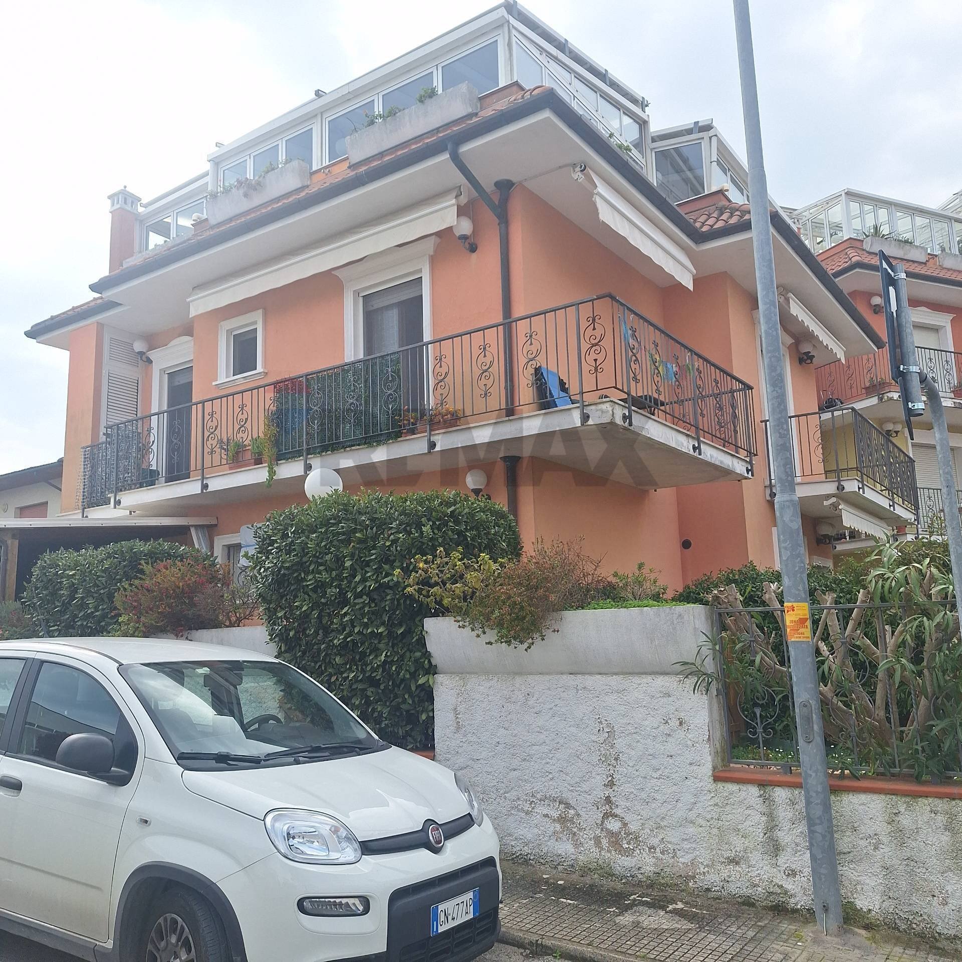 Casa all\'aperto - Bilocale Via Ischia
 
95, Numana - foto 2