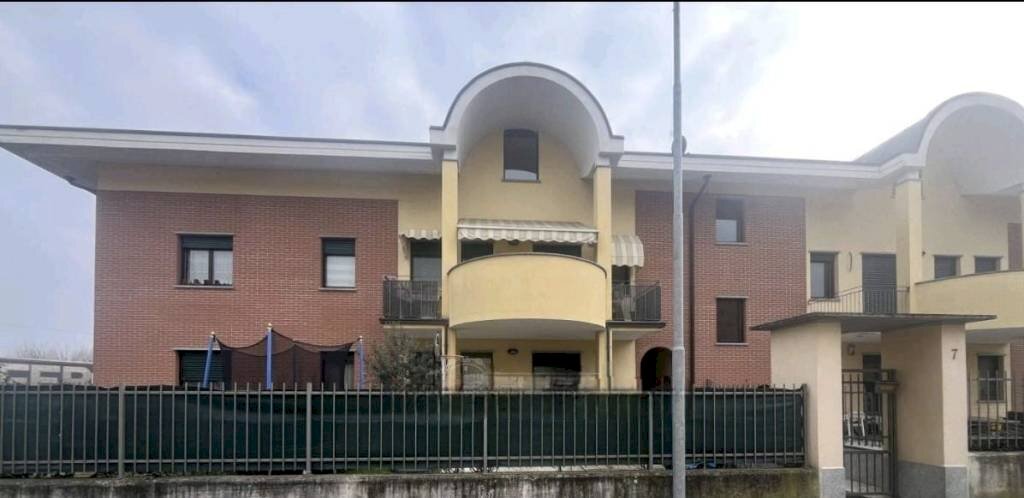 Facciata - Trilocale Regione Crocetta, Villafranca d'Asti - foto 1