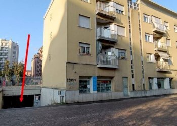 Facciata - Box piazza 1 Maggio, Corsico - foto 1