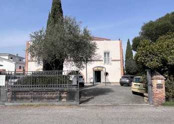 Facciata - Bilocale via Antonio Taramelli, Roma (zona Lido di Ostia) - foto 1