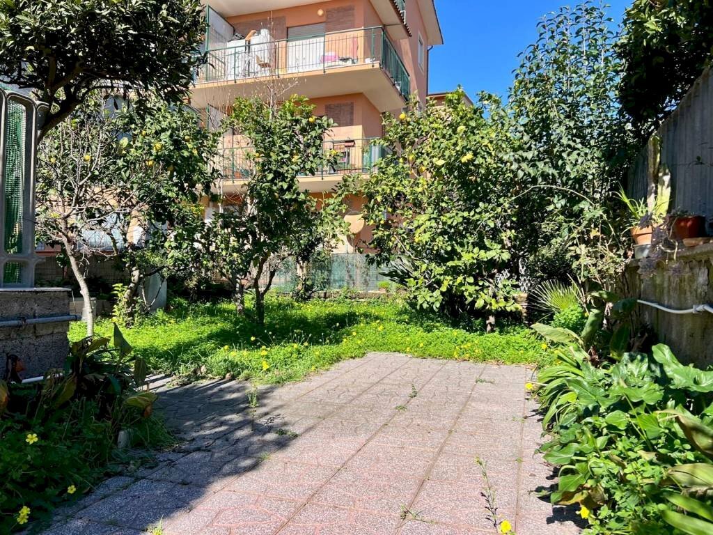 Giardino - Villa via Armando Angelini, Ladispoli - foto 3