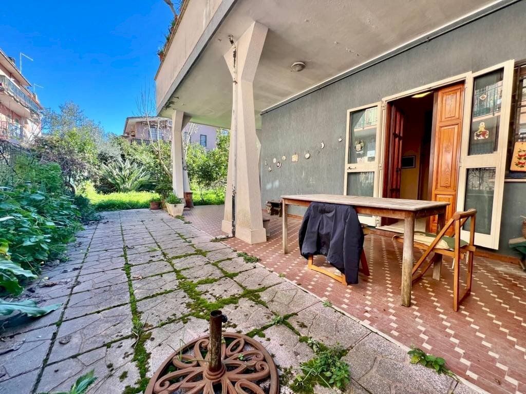 Giardino - Villa via Armando Angelini, Ladispoli - foto 2