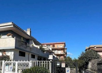 Facciata - Villa via Armando Angelini, Ladispoli - foto 1