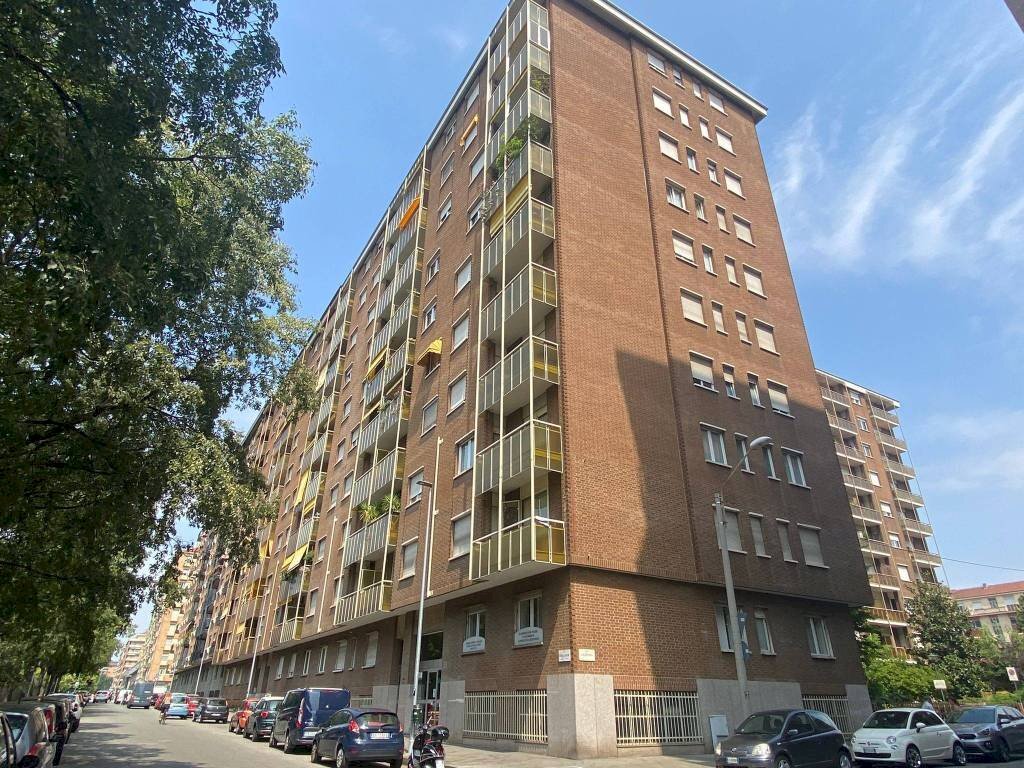 Facciata - Four-room apartment corso Eusebio Giambone, 63, Torino (neighborhood Lingotto) - photo 2