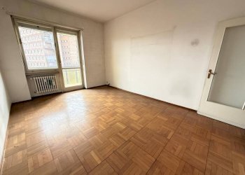 Camera da letto - Quadrilocale corso Eusebio Giambone, 63, Torino (zona Lingotto) - foto 18