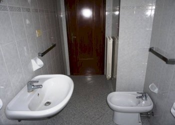 Bagno - Trilocale via Costanzo Grillone, 6, Genova (zona Cornigliano) - foto 15