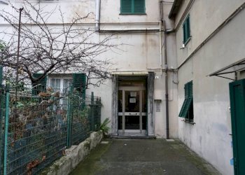 Cortile interno - Trilocale via Costanzo Grillone, 6, Genova (zona Cornigliano) - foto 19