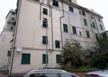 Facciata - Trilocale via Costanzo Grillone, 6, Genova (zona Cornigliano) - foto 23