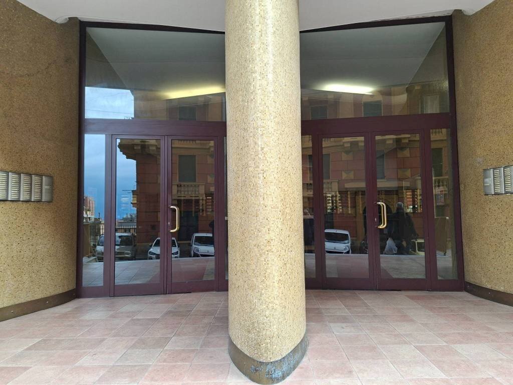 Interno palazzo - Bilocale via dei Landi, 1, Genova (zona Sampierdarena) - foto 3