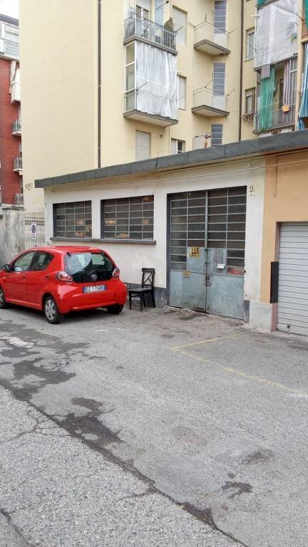 Posto macchina - Negozio via Zumaglia, 77, Torino (zona Parella) - foto 2