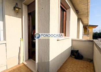 balcone camera 2 - Appartamento Massarosa, Via dei Ghivizzani
 
61, Massarosa - foto 19