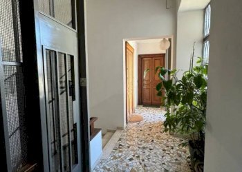 Interno palazzo - Four-room apartment via Giambattista Gropello, 4, Torino (neighborhood Cit Turin) - photo 3