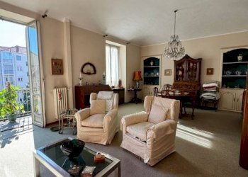 Salone - Four-room apartment via Giambattista Gropello, 4, Torino (neighborhood Cit Turin) - photo 6