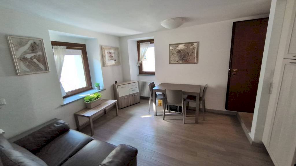 Salone - Bilocale via Mont Zerbion, 5, Aosta - foto 1