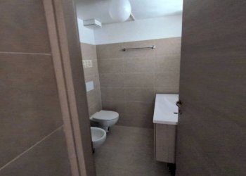 Bagno - One-room apartment via Mont Gelé, 6, Aosta - photo 6